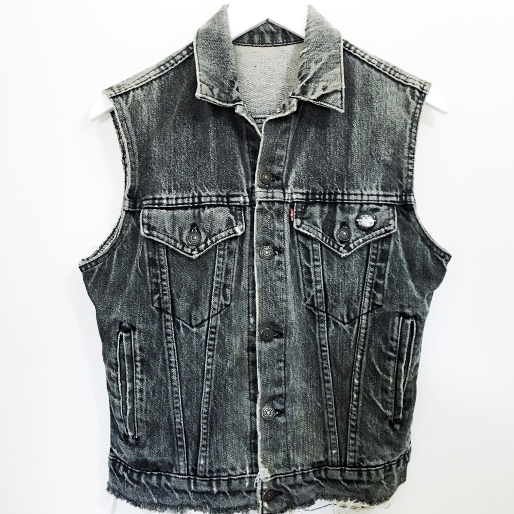 Distressed grey Levi’s punk rock vest